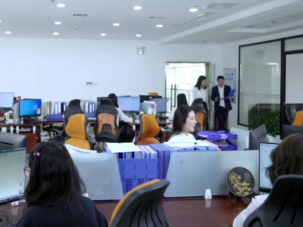 Office team supporting nutraceutical ingredient inquiries and commercial order coordination