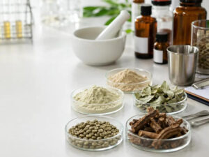 Botanical extract ratio sourcing guide covering raw plant materials, extract yields, and ingredient specifications for bulk buyers